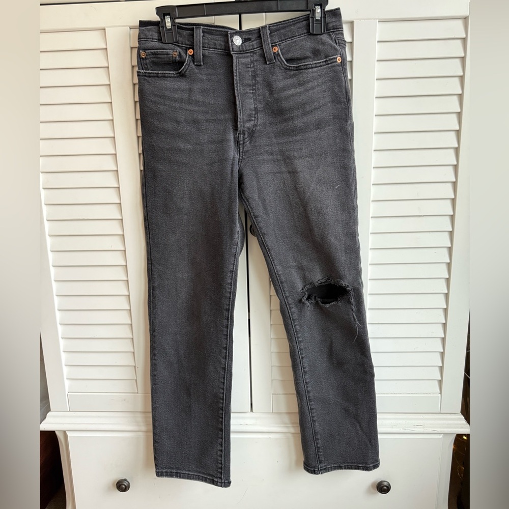 Levi’s Wedgie Straight Ripped Knee Jeans